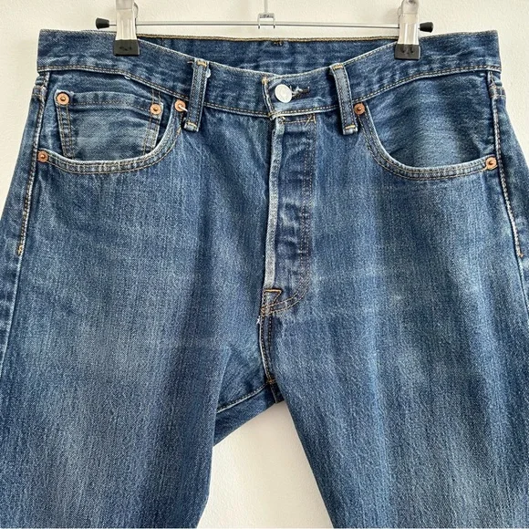 Levis Mens 501 Original Fit Button Fly Jeans in Rinse Dark Wash sz 32 x 29 Denim